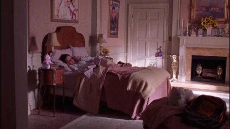 Rory Gilmore Room, Gilmore Girls House, Movie Bedroom, Off White Fashion, Dream House Rooms, Teenage Bedroom, Girl Beds, House Room, Room Inspiration Bedroom