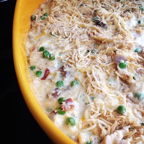 The Pioneer Woman's 10+ Most Popular Casseroles Will Inspire You to Cook Mormon Recipes Main Dishes, Turkey Tetrazzini Recipe Pioneer Woman, Pioneer Woman Turkey, Mormon Recipes, Pioneer Woman Thanksgiving, Turkey Tetrazzini Recipe, Popular Casseroles, Food Network Recipes Pioneer Woman, Pan Pork Chops