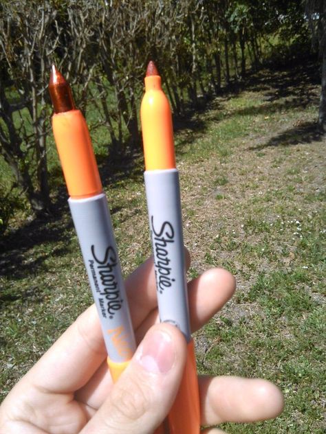 Tactical Sharpie "shankie" How To Hephaestus God, Luxury Rv Living, Prepping Ideas, Shtf Survival, Sewing Challenge, Diy Knife, Luxury Rv, Sharpie Marker, Survival Equipment