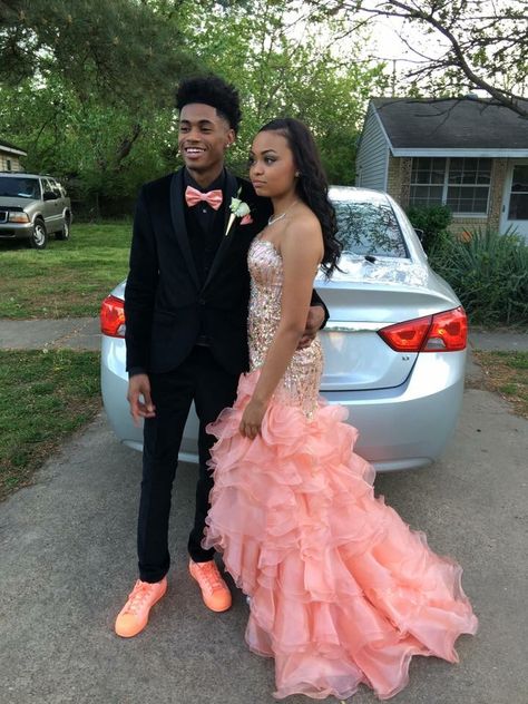 Pinterest ; LiddoPiink✨ Prom Colors For Couples, Black Prom Suit, Pink And Black Prom, Suit Colors, Prom Goals, Prom Suit, Beaded Mermaid, Prom Couples, Turquoise And Pink