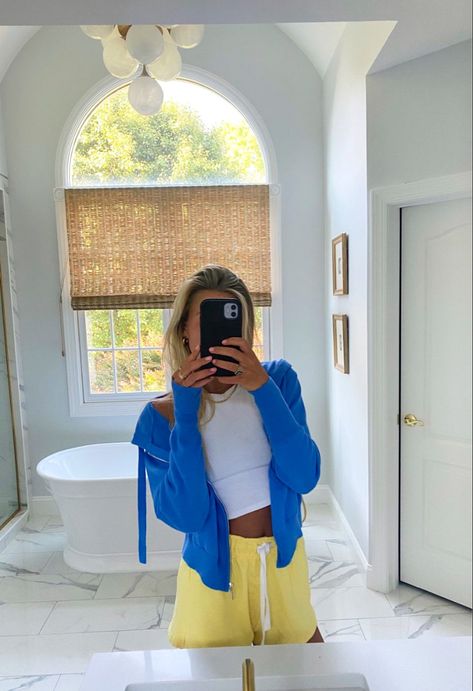 Summer Babysitting Outfit, Preppy Chill Outfits, Going To Class Outfit, Lounge Outfit Aesthetic, Beachy Fits, Insta Selfies, Southern Preppy Outfits, Yellow Lounge, Preppy Teen