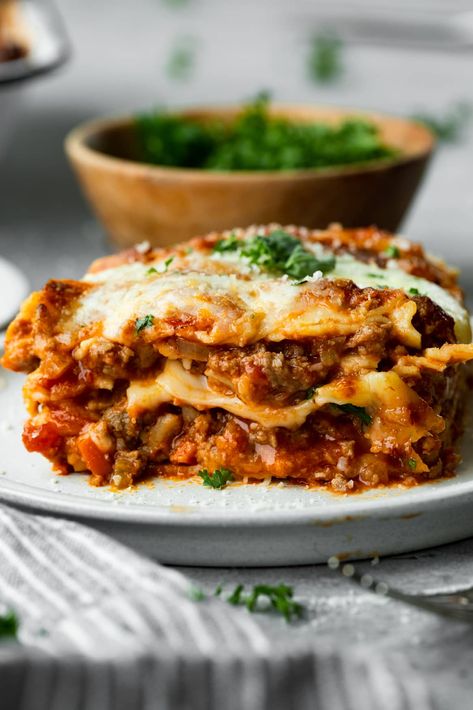 Meat Lasagna Recipe, Lasagna No Meat Recipe, Easy Homemade Lasagna, Beef Lasagna Recipe, Homemade Lasagna Recipes, Chicken Lasagna Recipe, Lasagna Recipe With Ricotta, Classic Lasagna Recipe, Best Lasagna Recipe