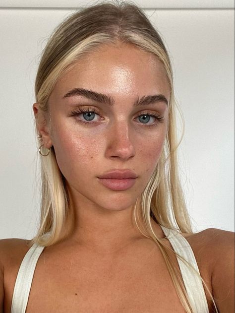 Smink Inspiration, Blonde Hair Inspiration, Cute Makeup Looks, Blonde Hair Blue Eyes, Glowy Makeup, 가을 패션, Girls Makeup, Pretty Makeup, Cute Makeup