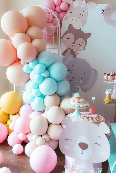 Pastel Animal Party, Animal Themed Birthday Party Decorations, Animals Birthday Party Ideas, Animal Party Games, Cocomelon Theme, Birthday Animals, Animals Birthday Party, Animal Themed Birthday Party, Animals Birthday