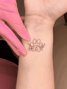 Small Girly Tattoos, Pawprint Tattoo, Dog Paw Tattoo, Paw Tattoo, Small Pretty Tattoos, Tasteful Tattoos, Парные Тату, Small Hand Tattoos, Cute Tattoos For Women