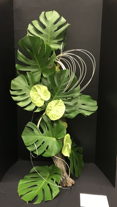 Arreglos Ikebana, Foliage Arrangements, Contemporary Flower Arrangements, Tropical Floral Arrangements, Tropical Flower Arrangements, Large Flower Arrangements, Ikebana Arrangements, Ikebana Flower Arrangement, Church Flower Arrangements