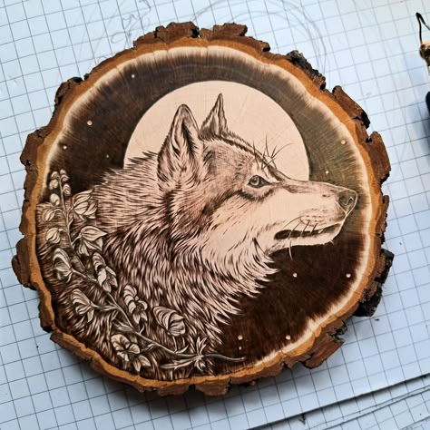 Step by step . . . #lilamysticwoods #PyrographyMagic #pyrographystepbystep #WoodBurning #WoodArtistry #wolfsbane #wolf #wolfArt #werewolf #madeinfinland #expatwoman #artistoninstagram #loup #susi Anime Wood Burning, Dragon Wood Burning, Fox Wood Burning, Wolf Pyrography, Wolf Wood Burning, Wood Burning Art Tiger, Beginner Wood Burning, Wood Burned Signs, Pyrography Art