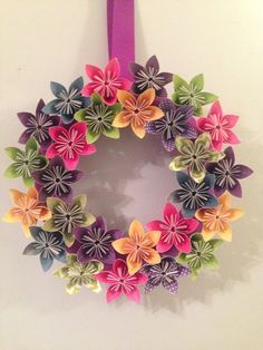 Kusudama flowers on Pinterest | 32 Pins Kusudama Flowers, Origami Stella, Paper Flower Wreath, Origami Wreath, Paper Wreaths, Beautiful Origami, Paper Flower Wreaths, Origami Love, Origami Rose