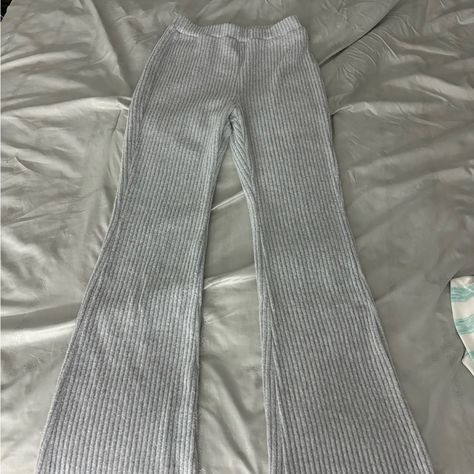 Shein Grey Flared Pants. Size Xs. Grey Flared Pants, Pant Flare, Shein Pants, Flared Pants, Walker Boots, Blush Makeup, Fit N Flare Dress, Rain And Snow Boots, Flare Pants