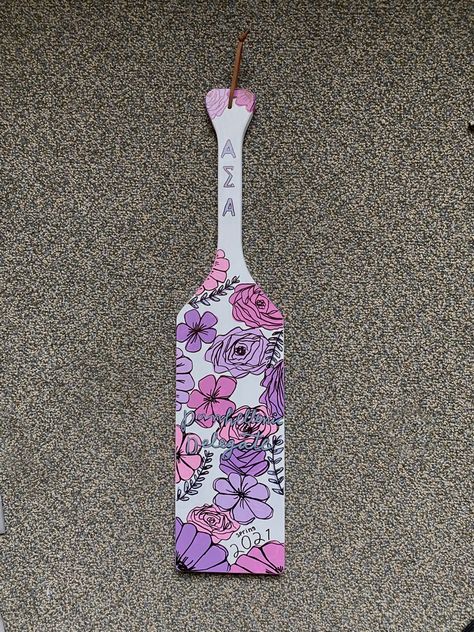 Purple Sorority Paddles, Sigma Lambda Gamma Paddles, Cute Sorority Paddles Ideas, Big Paddles Sorority, 21st Paddle, Paddle Sorority Big, Paddle Sorority, Sorority Graduation, Big Little Paddles