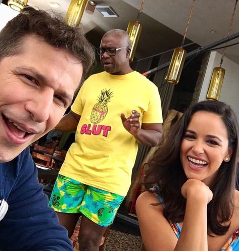 Holts got a classical style Brooklyn 99 Cast, Brooklyn Nine Nine Funny, Jake And Amy, Melissa Fumero, Brooklyn 9 9, Amy Santiago, Uber Humor, Jake Peralta, Andy Samberg