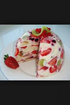 Strawberry Banana Cheesecake Salad, Low Calorie Fruits, Cold Desserts, Jello Recipes, Baking Sweets, Strawberry Banana, Easy Meal Prep, Homemade Cakes, Fruit Cake