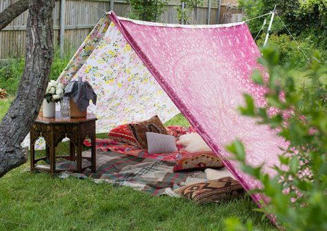 Diy Shade Sail, Diy Jardin, Backyard Tent, Diy Tent, Shade Tent, Diy Shades, Tent Pegs, Shade Canopy, Teepee Tent