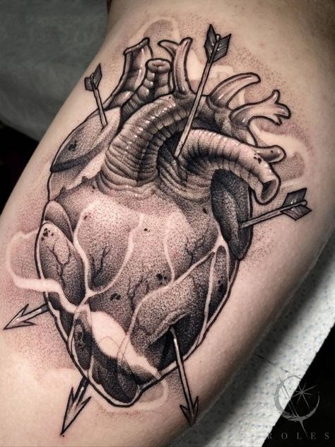 Stippling Tattoo, Gothic Tattoos, Amazing 3d Tattoos, Red Heart Tattoos, Anatomical Heart Tattoo, Realistic Tattoo Sleeve, Dibujos Tattoo, Herz Tattoo, Tato Lengan