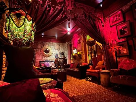 Alt House Interior, Dark Maximalist Living Room, 20s Room Aesthetic, Goth Apartment, 1920s Decor, Dark Home Decor, Goth Home, Dark Home, Room Design Bedroom