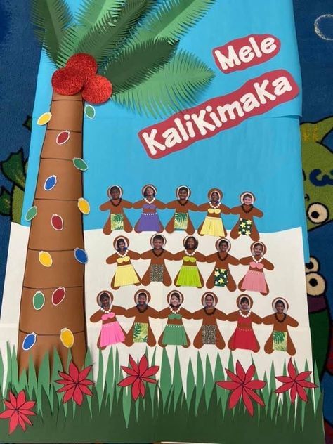 Mele Kalikimaka Christmas Door, Mele Kalikimaka Door Decorations, Mele Kalikimaka Party, Tropical Christmas Decorations, Door Decorations Classroom Christmas, Mexico Christmas, Christmas Doors, Library Display, Classroom Christmas