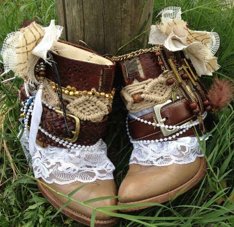 You may want to try something completely different. | All The Boho Wedding Inspiration You Could Possibly Need Cowboy Boots Ankle, Carnaval Make-up, Steampunk Mode, Steampunk Outfits, Moda Steampunk, Boots Boho, Mode Steampunk, Boot Bling, Boots Cowgirl