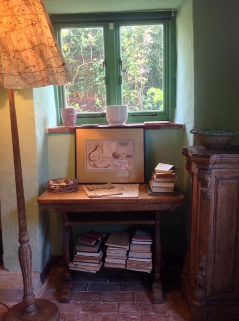 Window Monks House Virginia Woolf Bloomsbury Group, Virginia Woolf, East Sussex, House Inspiration, Corner Desk, Writers, Room Ideas, Virginia, Gap