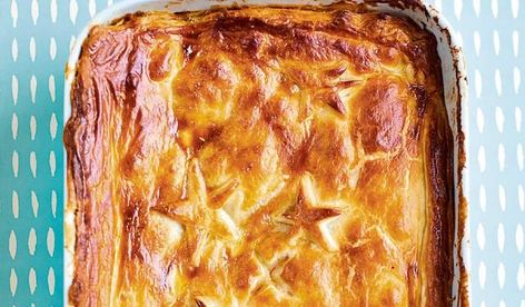 Quick One-tin Chicken, Leek and Chorizo Pie Recipe Chorizo Pie, Tin Recipes, Chicken Chorizo, Pearl Barley, Chicken Pie, One Pot Chicken, Quick Chicken, Fast Dinners, Spinach And Feta