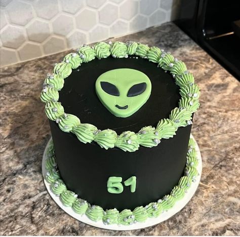 Alien Birthday Cake, Alien Cakes, Alien Birthday Party, Alien Cake, Alien Birthday, Heart Birthday Cake, Heart Birthday, 16th Birthday, 2nd Birthday