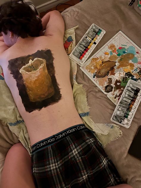 Painting On Body Couple, Painting On Back Boyfriend, Comfortable Relationship, Boyfriend Painting, Couples Pic, Candle Painting, Hangout Ideas, Cute Couple Pics, Dream Dates