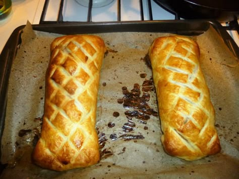 Individual Pork Fillet Wellington’s Recipe – spaulyseasonalservings Pork Tenderloin Wellington Recipe, Pork Tenderloin Wellington, Wellington Recipes, Pork Fillet Recipes, Pork Wellington, Roasted Pork Tenderloin Recipes, Fillet Recipes, Pastry Puff, Wellington Recipe