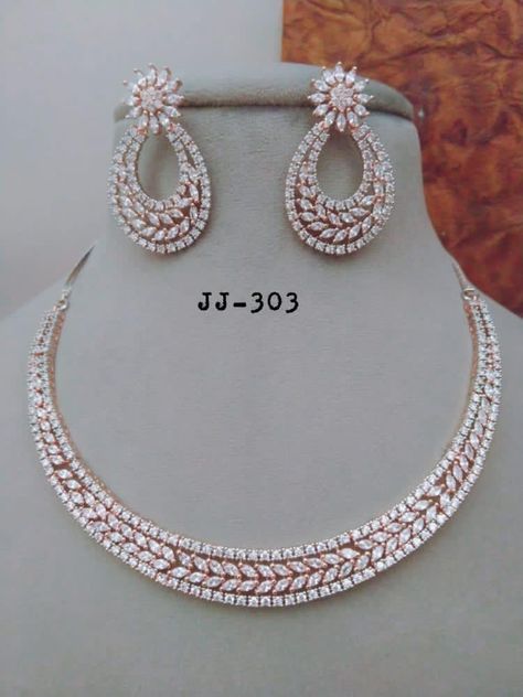 Diamond Necklace Under 2 Lakhs, Diamond Sets Necklace, Diamon Necklace, Latest Diamond Jewellery, Diamond Ornaments, Lakshmi Mata, New Necklace Designs, Gold Jewelry Prom, Jewelry Template