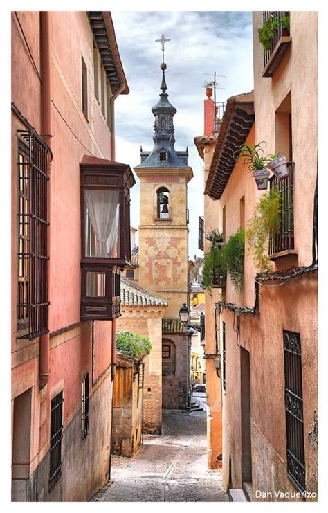 ㅇ Colorful Town, Spanish Street, Spanish City, Spain Spanish, Toledo Spain, Travel Spain, Spanish Architecture, Satin Lipstick, Tourist Places