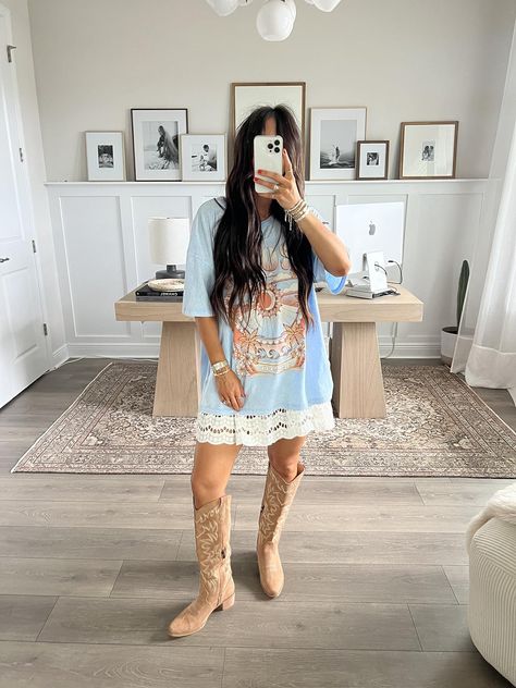 Check out this photo from ellapcobb Boutique Outfit Ideas Summer, Ella Cobb, Boutique Outfit Ideas, Outfit Ideas Summer, Style Inspiration Casual, Summer Months, Favorite Products, Boutique Clothing, Hair Inspo