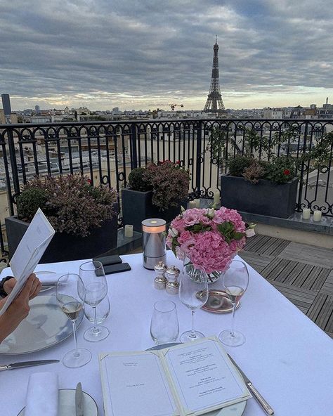 The Peninsula \\ PARIS Peninsula Paris, Dream Honeymoon, Beautiful Paris, Parisian Life, Travel Beach, Safe Place, Beautiful Fashion, Europe Travel, Paris Skyline