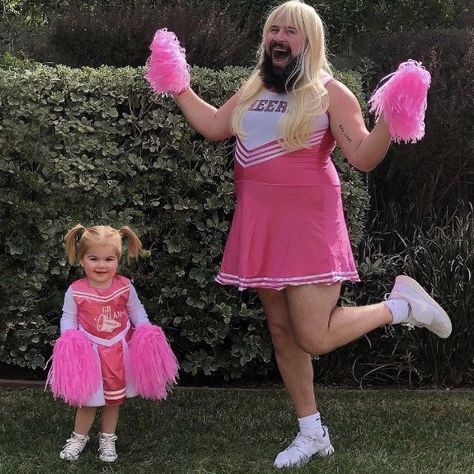 Father Daughter Pictures, Baby Club, Father And Daughter, Coordinating Outfits, Funny Fashion, Dad Daughter, Fantasias Halloween, Funny Outfits, Home Alone