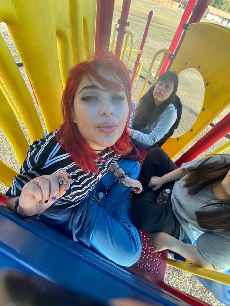 friend group chilling at the park smoking a blunt vibing Skipping School Aesthetic, Skater Aesthetics, Highschool Vibes, Playground Aesthetic, Shameless Dr, Skipping School, Teen Aesthetic, School Highschool, Park Aesthetic