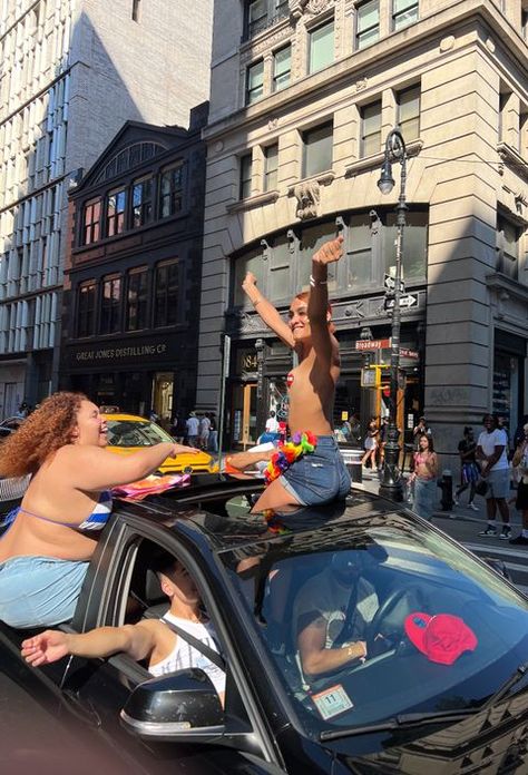 #pride | tannereisenhut | VSCO Pride Month Parade, Pride Parade Outfit, Rainbow Outfit, Pride Parade, 2024 Vision, Pride Month, Video Editor, Toulouse, Pansies