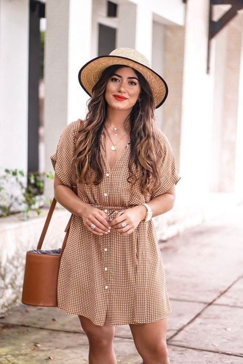 Summer is here and hats are an absoulte must!👒 Hat | Hat Inspo | Hat Inspiration | Buckethat | Cap | Cuddledown | Summer Hat | Beach Hat | Hat Outfit | Hat Ouftit Inspo | Summer Style 📸: sugarlovechic.com Krista Perez, Successful Women Style, Straw Hats Outfit, Autumn Hats, Hats Outfit, Africa Fashion Woman, Outfit With Hat, Hat Inspiration, Outfit Shorts