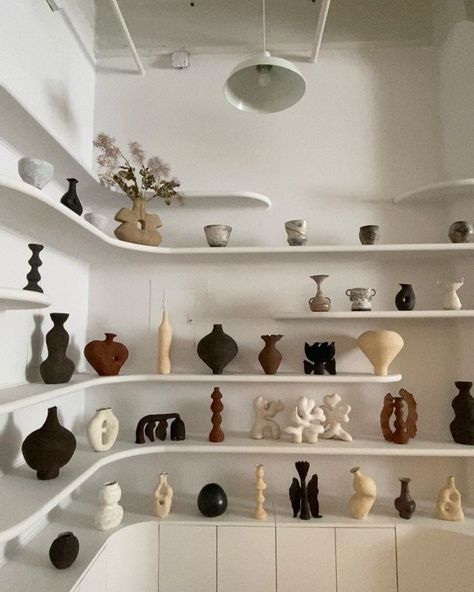 Pottery On Shelf, Home Ceramic Studio Work Spaces, Glass Vase Styling, Ceramic Display Shelves, Minimalistic Pottery, Kiln Room, Pottery Booth Display, Ceramic Aesthetic, Papier Mache Sculpture