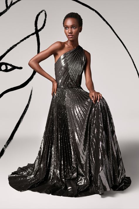 The Italian-made Breanne Sequined One-Shoulder Dress utilizes a meticulous two-step process to achieve its pleated, shimmering finish. Ralph Lauren Fall 2020, Ralph Lauren Fall, Deep V Dress, Ralph Lauren Collection, Looks Chic, Mode Streetwear, Gorgeous Gowns, Inspiration Board, Couture Fashion