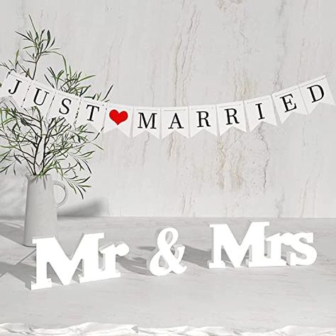 Head Table Wedding Decorations, Photo Props Wedding, Mr And Mrs Sign, Signs For Wedding, Just Married Banner, Geode Cake Wedding, Mr Mrs Sign, Large Wooden Letters, White Wedding Decorations