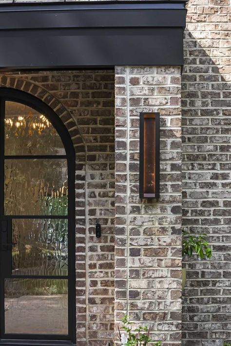 entrance-to-Hilary-Farr-house-Love-It-or-List-It Modern Face Brick House Exterior, Light Brick Black Windows, Modern Brick House Exterior Ideas, Light Brick House, Light Brick House Exterior, Modern Brick House Exterior, Whitewash Brick House, Old Brick House, Pine Hall Brick