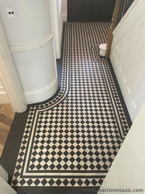 Victorian Floor Tiles - Interior — Martin Mosaic Victorian Tiles London Victorian Kitchen Flooring, Vintage Tile Floor, Plaid Tile, Foyer Tile, Victorian Flooring, Victorian Mosaic Tile, Hallway Tiles Floor, Mosaic Floor Tiles, Entryway Tile