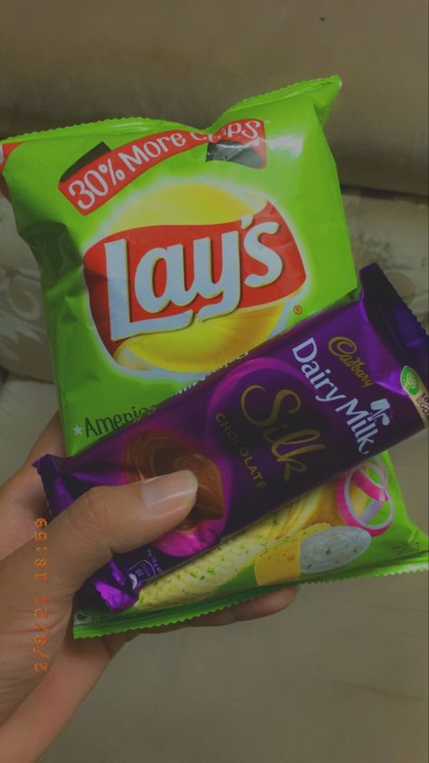 Giving Chocolate Pose, Lays Snapchat Story, Lays Chips Snap, Evening Snacks Snap, Lays Chips Snapchat Story, Lays Snap, Evening Snapchat Stories, Evening Snap, Bts Girlfriends