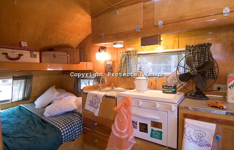 Vintage Travel Trailer Interiors | Interior of a 1954 Cardinal vintage travel trailer canned ham. Canned Ham Camper, Travel Trailer Interior, Glamping Trailer, Camper Curtains, Vintage Trailer Interior, Vintage Camper Interior, Kombi Motorhome, Classic Campers, Canned Ham