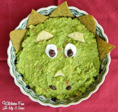 guacamole dip Dinosaur Birthday Party Food, Dinosaur Party Food, Dinosaur Baby Shower Theme, Dinosaur Birthday Party Decorations, Dinosaur Birthday Cakes, Dinosaur Themed Birthday Party, Dino Birthday Party, Dinosaur Theme Party, Dinosaur Cake