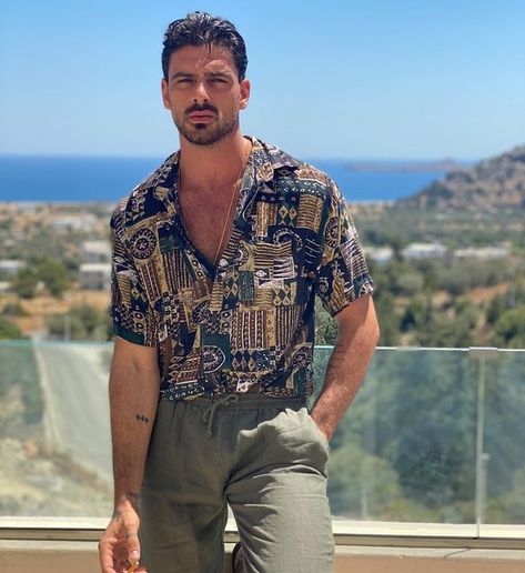 Michele Morrone on Instagram: "Any problem?! ❤️" Michele Morrone, Mens Fashion Editorial, Italian Men, Men Fashion Casual Outfits, Summer Outfits Men, Second Chance, Mens Street Style, Editorial Fashion, Casual Button Down Shirt