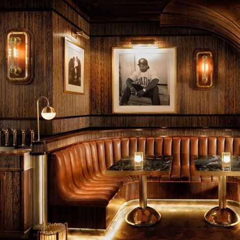 Booth Seating Restaurant, Banquette Seating Restaurant, Restaurant Booth Seating, Speakeasy Decor, Midcentury Bar, Restaurant Booth, Pub Interior, Architecture Restaurant, Pub Design