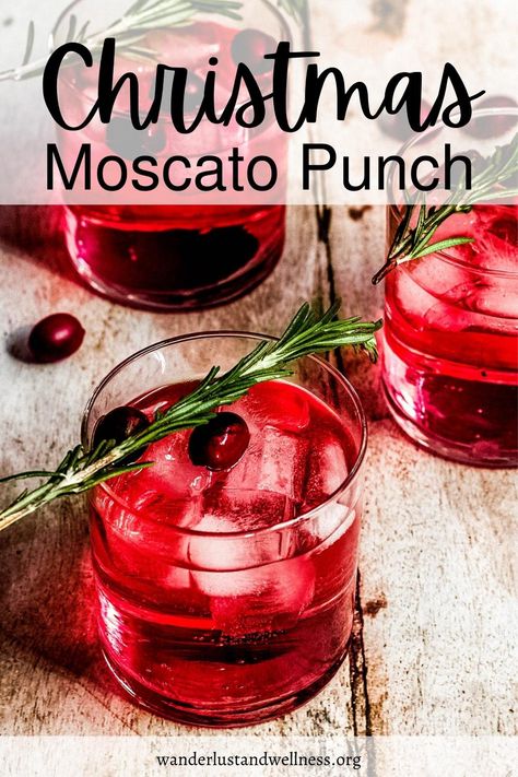 Winter Moscato Punch, Moscato Holiday Drink, Moscato Christmas Drinks, Christmas Wine Punch, Easy Christmas Punch Alcohol, Adult Christmas Punch, Easy Alcoholic Punch Recipes For A Crowd, Spiked Christmas Punch, Christmas Alcoholic Punch