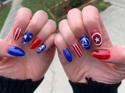 Captain America Nails, Superhero Nails, Avengers Nails, Caption America, America Nails, Cartoon Nails, American Nails, Marvel Aesthetic, Witchy Nails