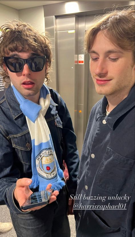 Gene Gallagher, Lennon Gallagher, Oasis