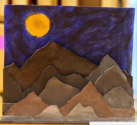 Planar Landscape sculptures  This could be done with cardboard or old construction paper. Egypt Crafts, Classe D'art, 6th Grade Art, 4th Grade Art, 5th Grade Art, 3rd Grade Art, Sculpture Projects, Elementary Art Projects, Cardboard Art