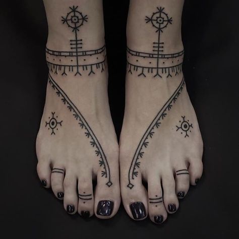 Pagan Tattoos For Women, Feet Tatoos Woman, Simple Foot Tattoo, Matching Foot Tattoos, Toe Tattoos For Women, Feet Tattoos For Women, Berber Tattoo, Ethnic Tattoo, Toe Tattoos