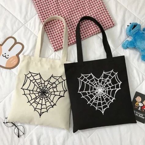 Black Tote Bag Embroidery, Black Tote Bag Painting Ideas, Black Tote Bag Design Ideas, Black Tote Bag Aesthetic, Tote Bag Design Ideas Aesthetic, Tote Bag Painting Ideas Aesthetic, Dt Coursework, Aesthetic Tote Bag Design, Tote Bag Painting Ideas